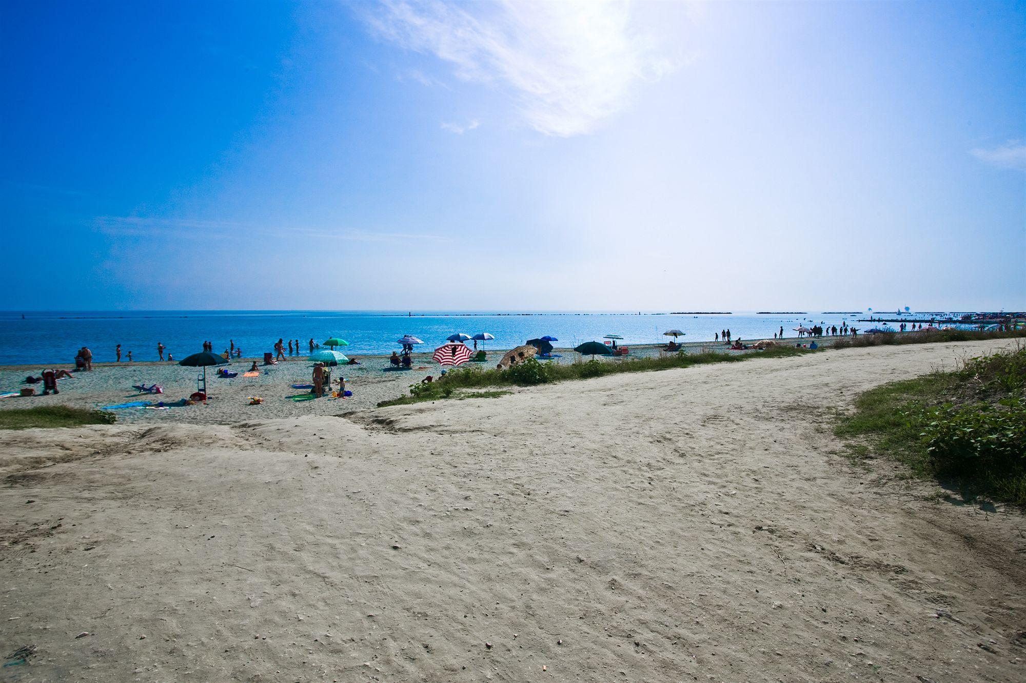 Hotel-Residence-B&B Le Dune Beach Service Included Lido Adriano Exterior foto